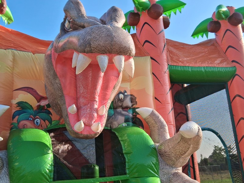 springkasteel dinosaurus T-rex